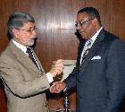 El ministro brasileño, Celso Amorim, y el ministro jamaicano, Anthony Hilton