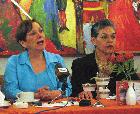 Esther Orozco y Rosa Ma. Farfán, al dar a conocer el programa 
