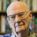 Portrait photo of an elderly Arthur C. Clarke