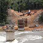 Obras de construcción de represa Teles Pires